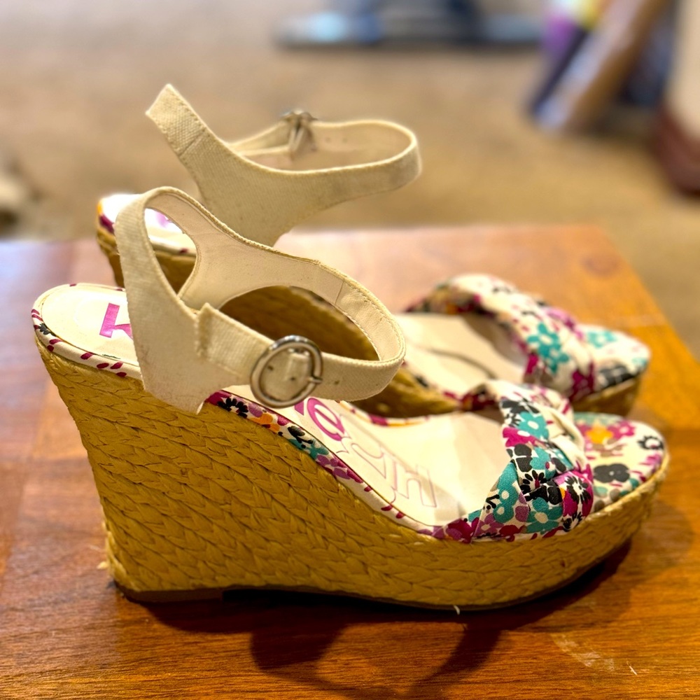 Kensie Floral Espadrille’s